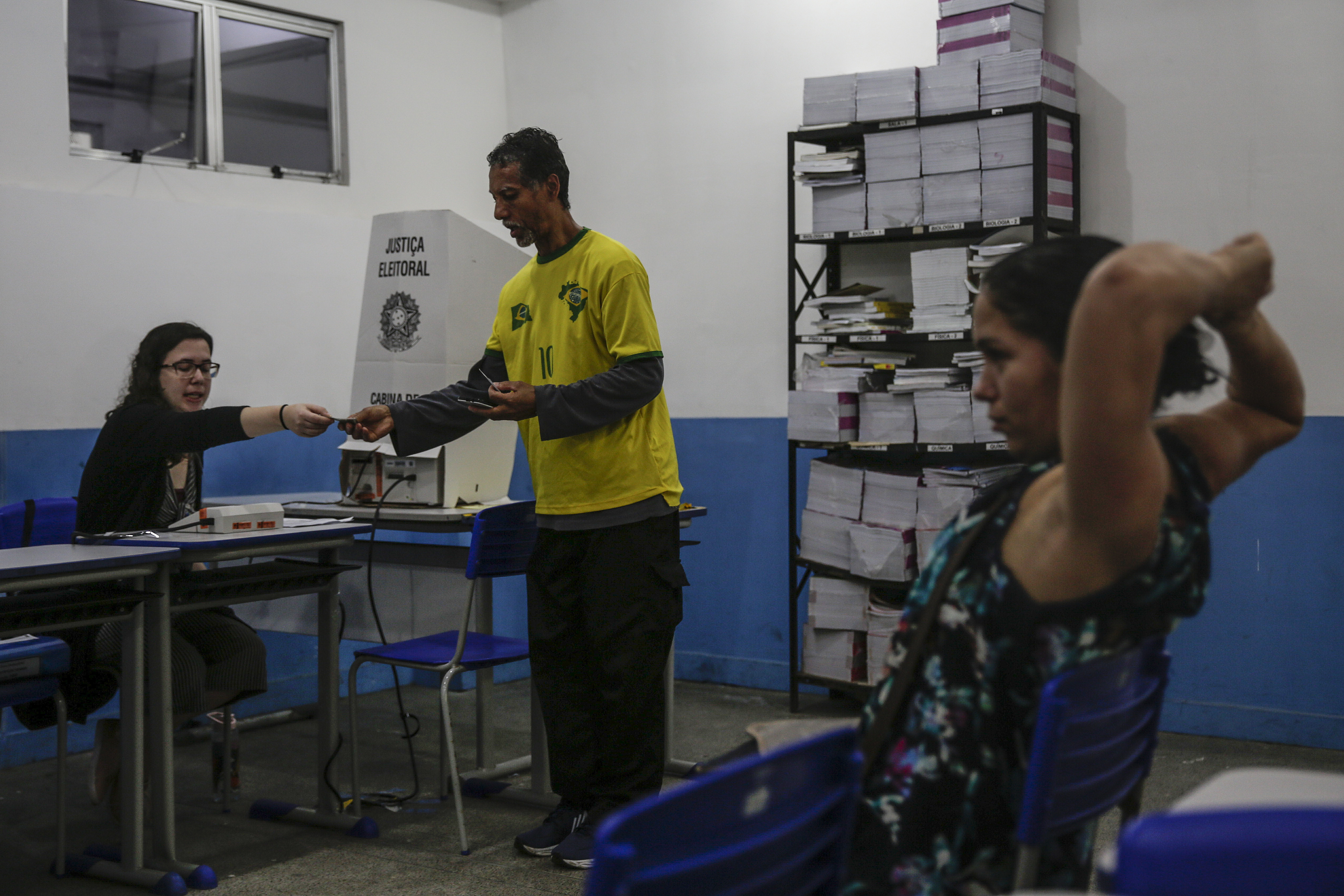 Elecciones en Brasil: tensa espera tras el cierre de la primera vuelta