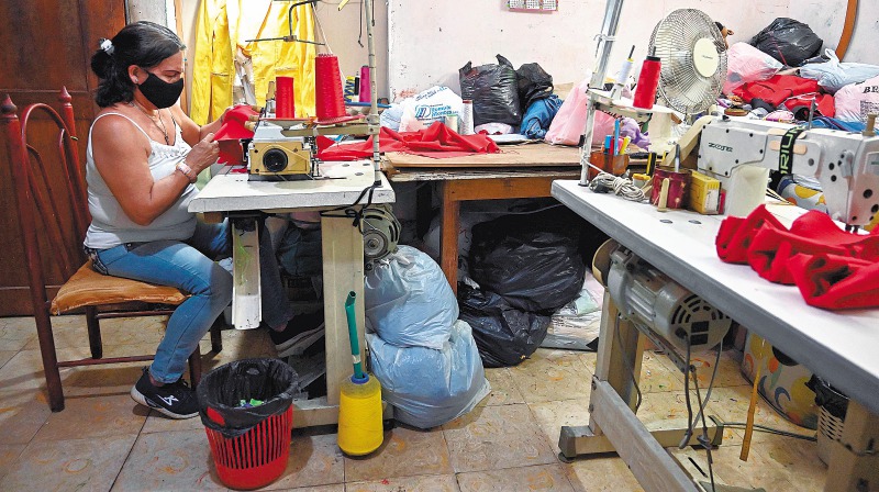 Hay $150.000 millones para 25.000 microempresarias colombianas