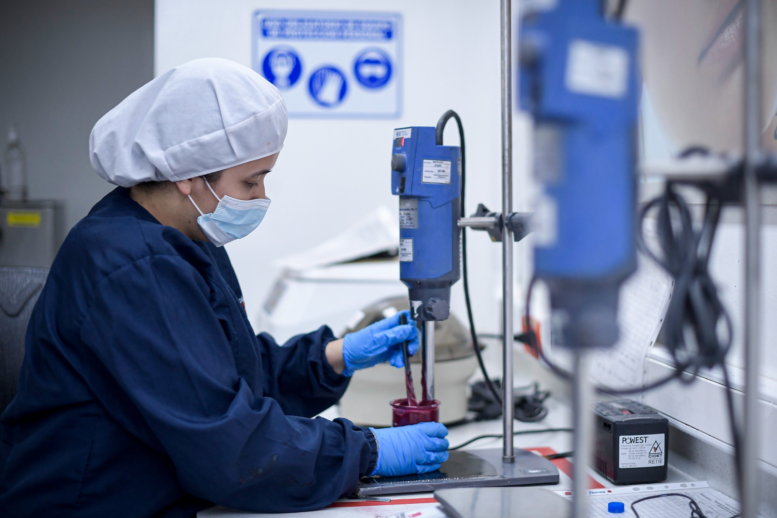 La marca le fabrica maquillaje a más de 120 empresas locales, 1.500 internacionales, exporta a más de 15 países (Estados Unidos, Centroamérica y el Caribe) y produce 6 millones de unidades de maquillaje al año. / Mauricio Alvarado