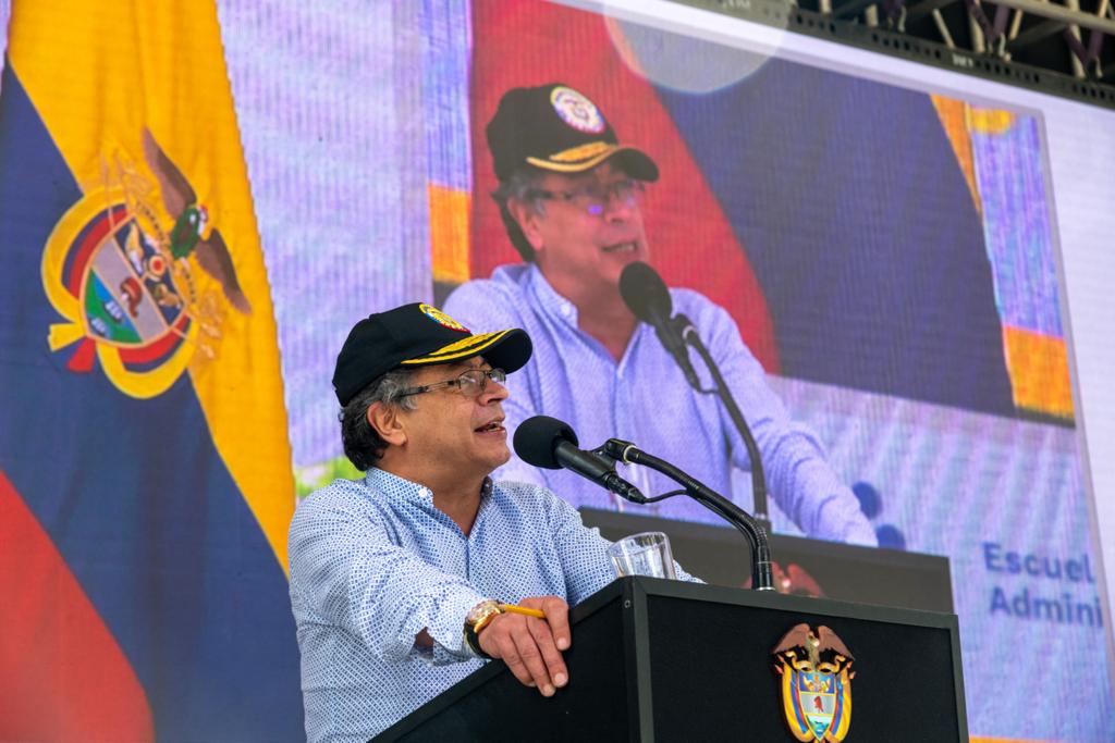 Petro propuso alianza entre Gobierno y las JAC para mejorar servicio de energía