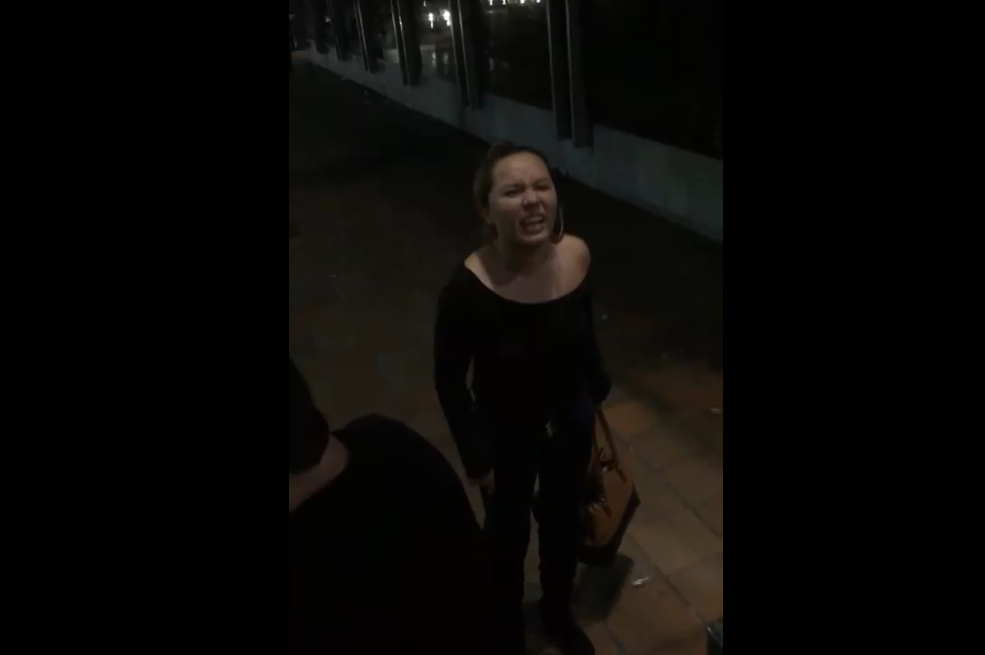 “¿Cuánto se ganan, asquerosos?”: la humillante reacción que se viralizó en redes