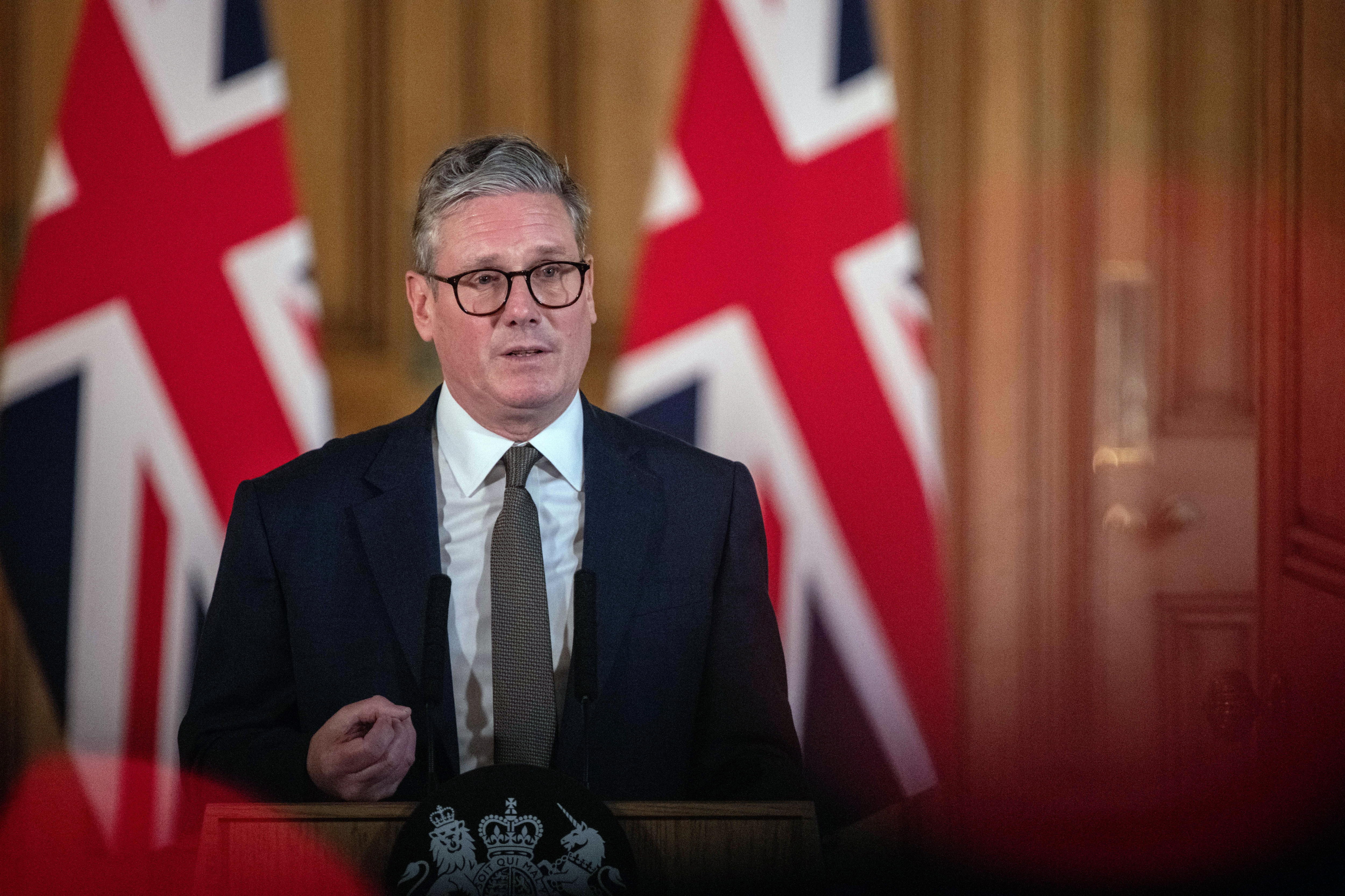 Starmer pone punto final al plan para enviar migrantes de Reino Unido a Ruanda