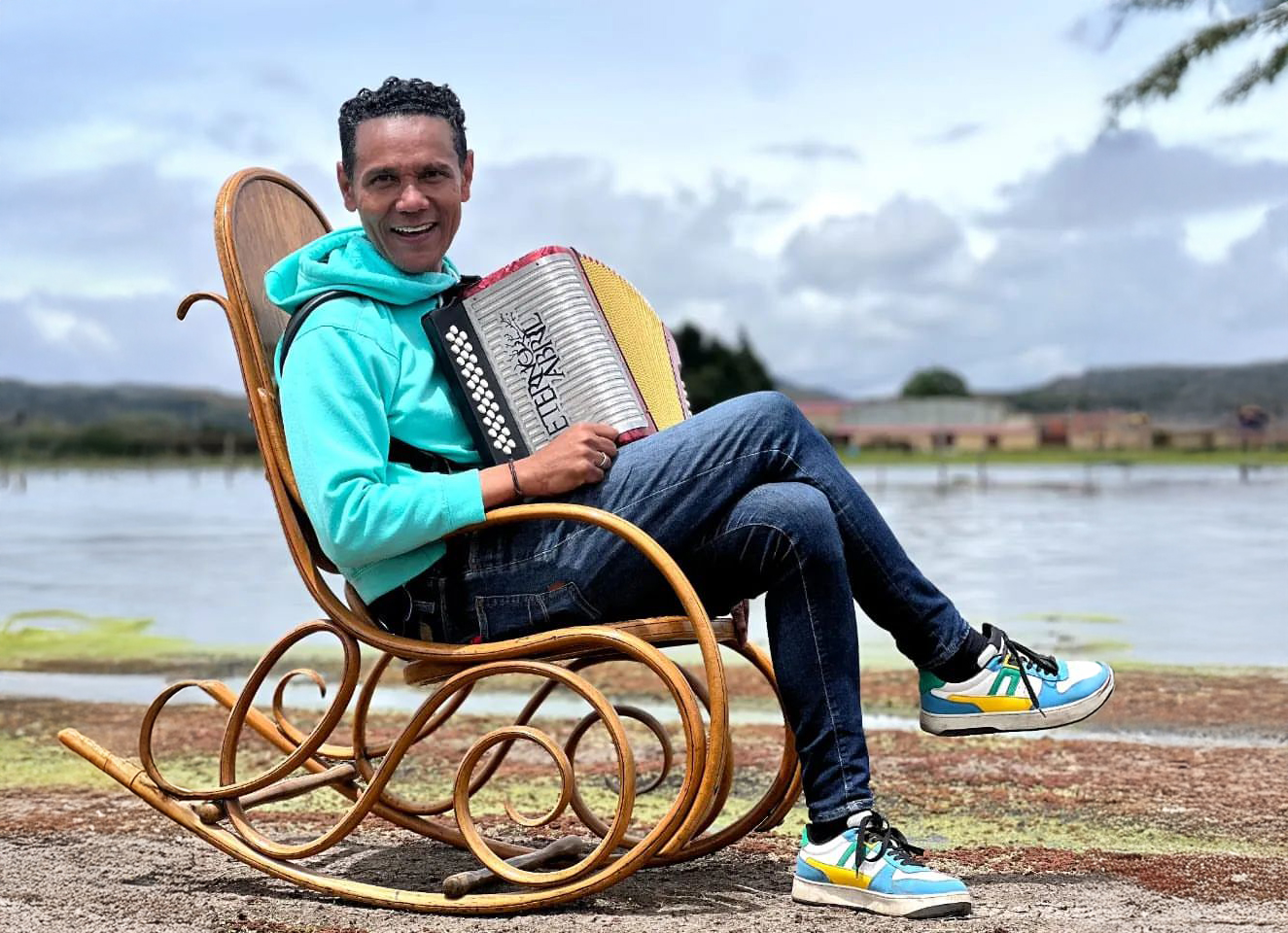 Éibar Gutiérrez, el acordeonero que nunca imaginó ser actor. Así llegó a la tv