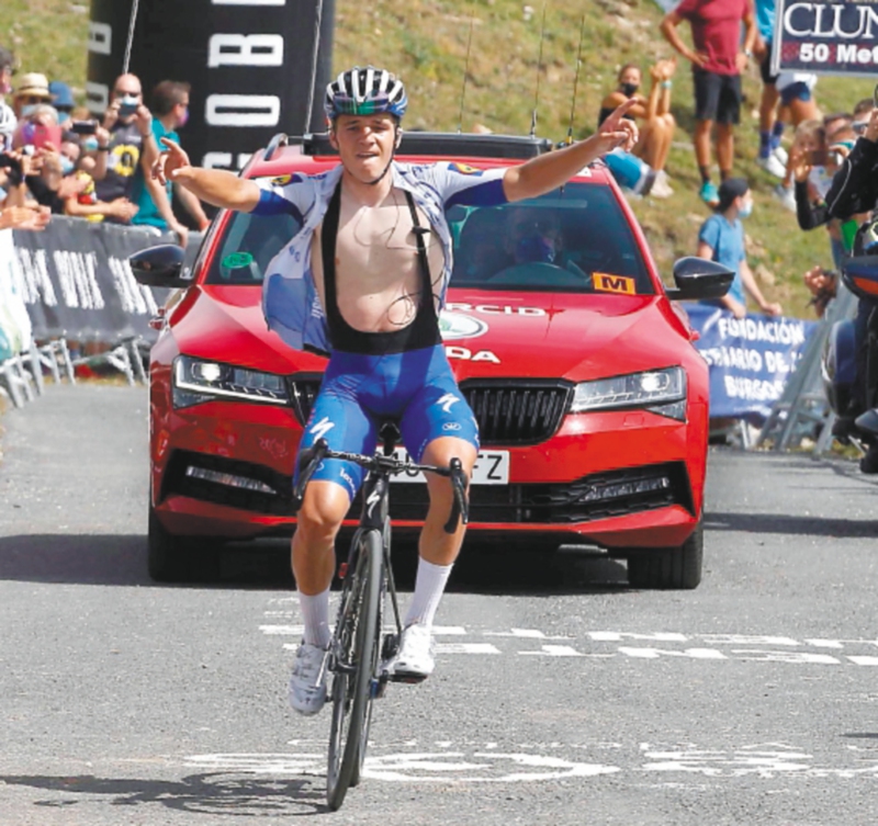 Remco Evenepoel volvió a entrenarse en bicicleta luego de su accidente en Lombardía