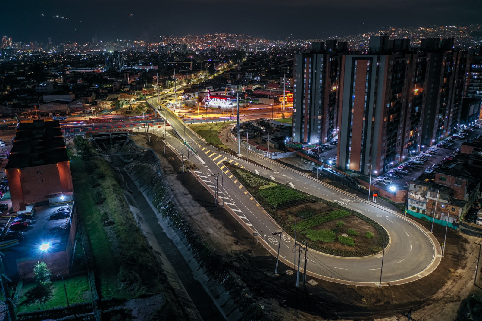 IDU defiende estructura de nuevo puente de la 68 donde cayó y murió parrillera