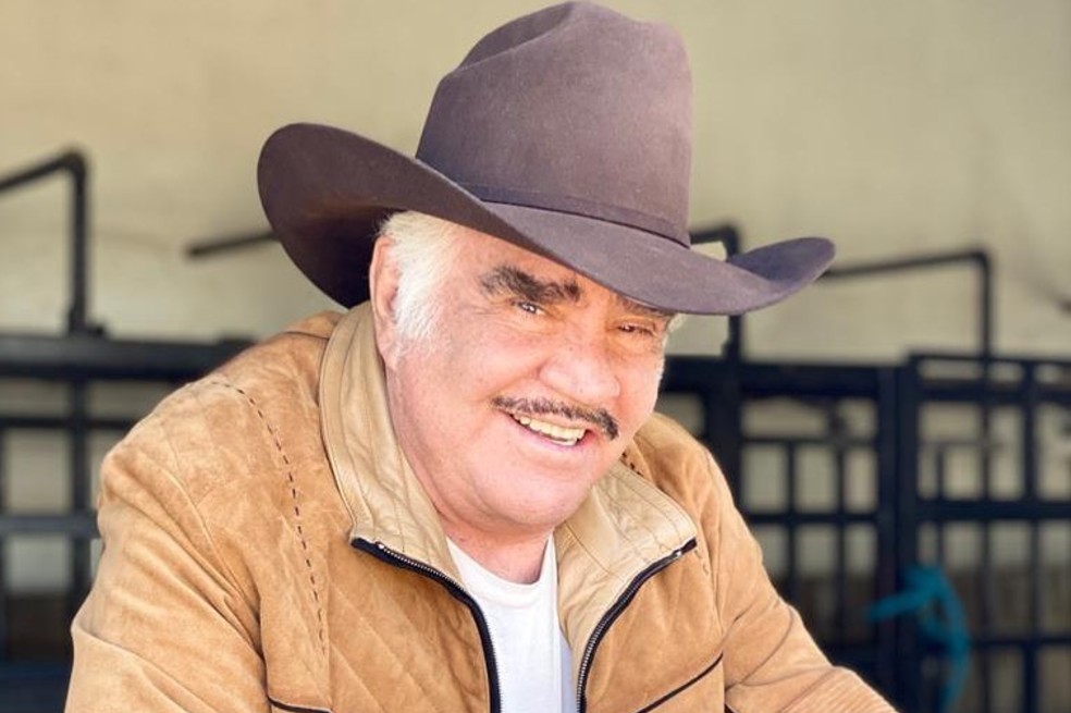 Familia de Vicente Fernández dio a conocer el estado de salud del cantante