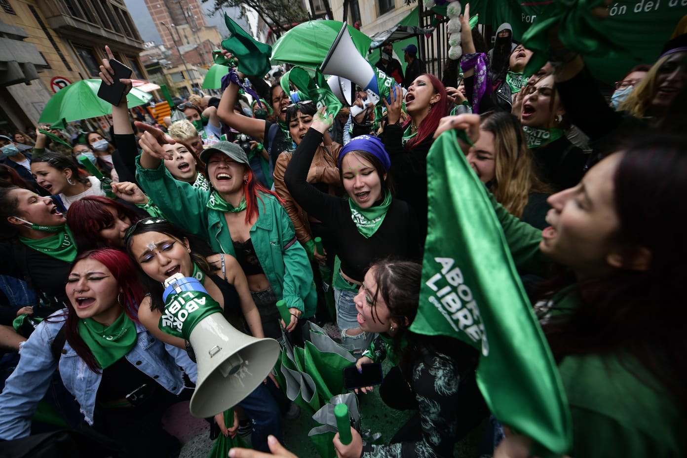 La decisión tiene un exhorto al Congreso para que cree una política pública que permita que evite los amplios márgenes de desprotección para la dignidad y los derechos de las mujeres gestantes.