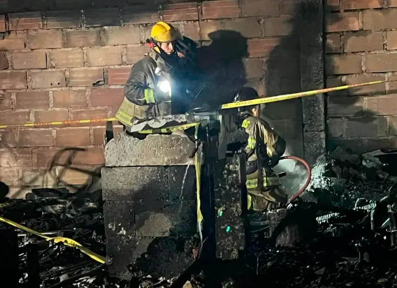 Incendio en el Olaya de Medellín dejó una persona muerta y cuatro casas afectadas