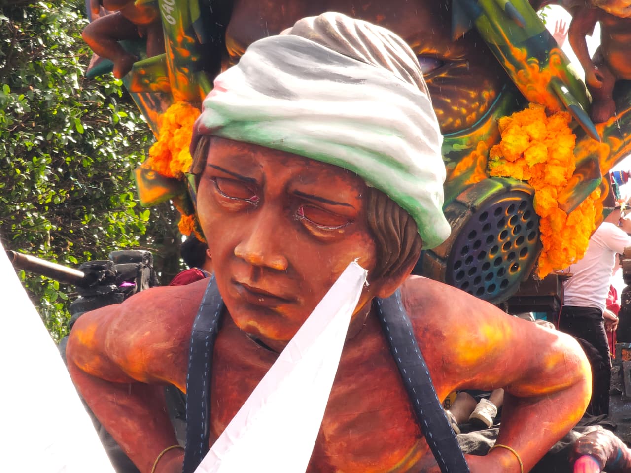 Quinta carroza ganadora del carnaval de negros y blancos