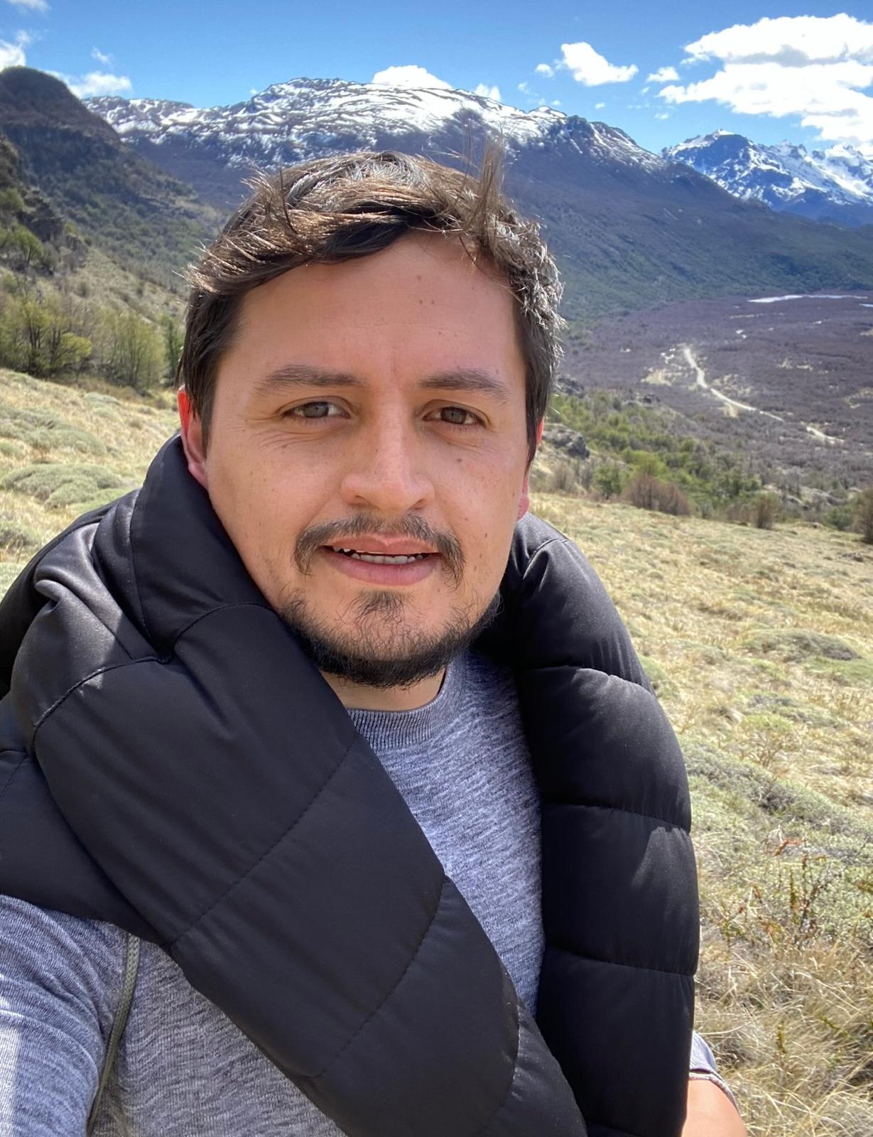 Diego Sebastián Vargas Ramírez, ingeniero civil experto en proyectos de infraestructura resilientes.