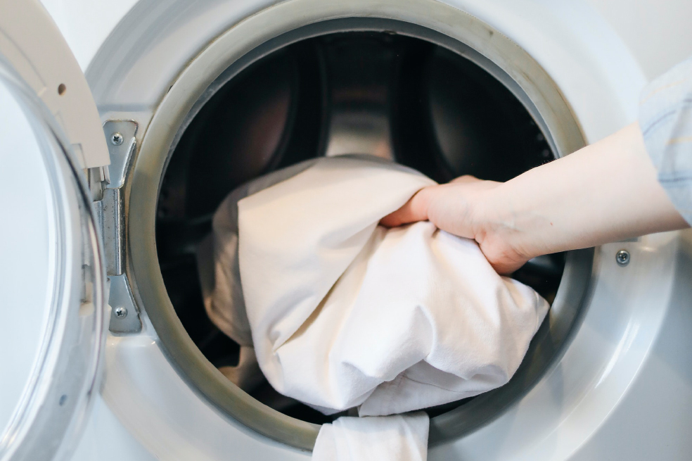 ¿Ropa blanca manchada? revelamos los secretos para mantenerla impecable