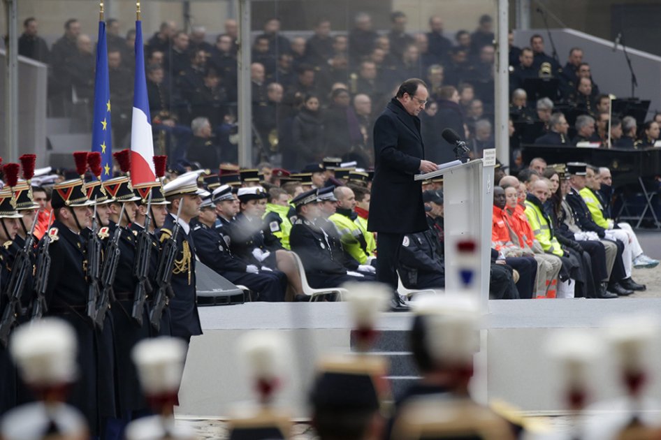 Francia «hará lo posible para destruir» al ejército de fanáticos: Hollande