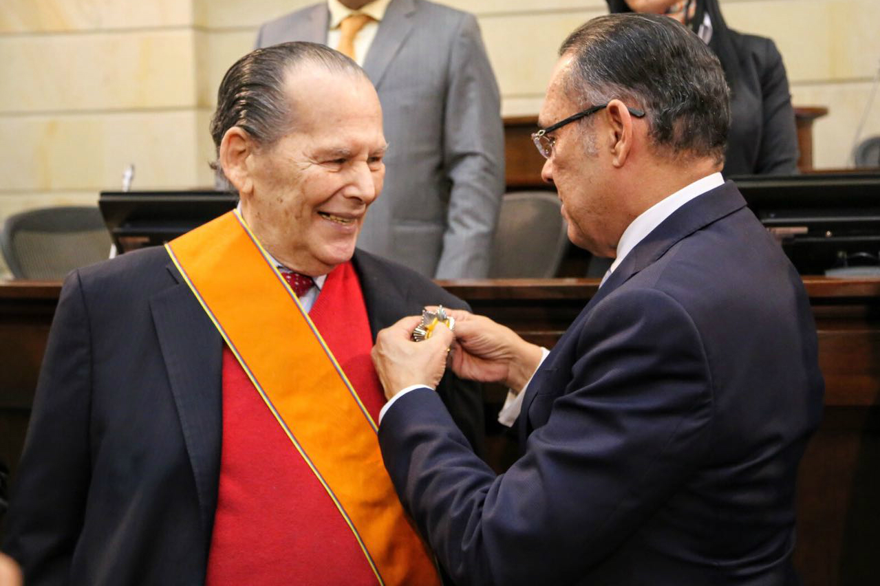 Senado rinde homenaje al senador Roberto Gerlein Echeverría