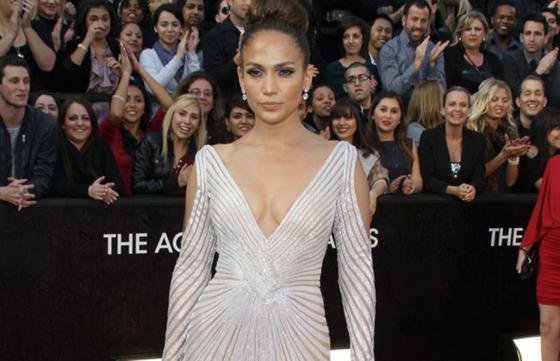Jennifer López se consolida como ícono de moda