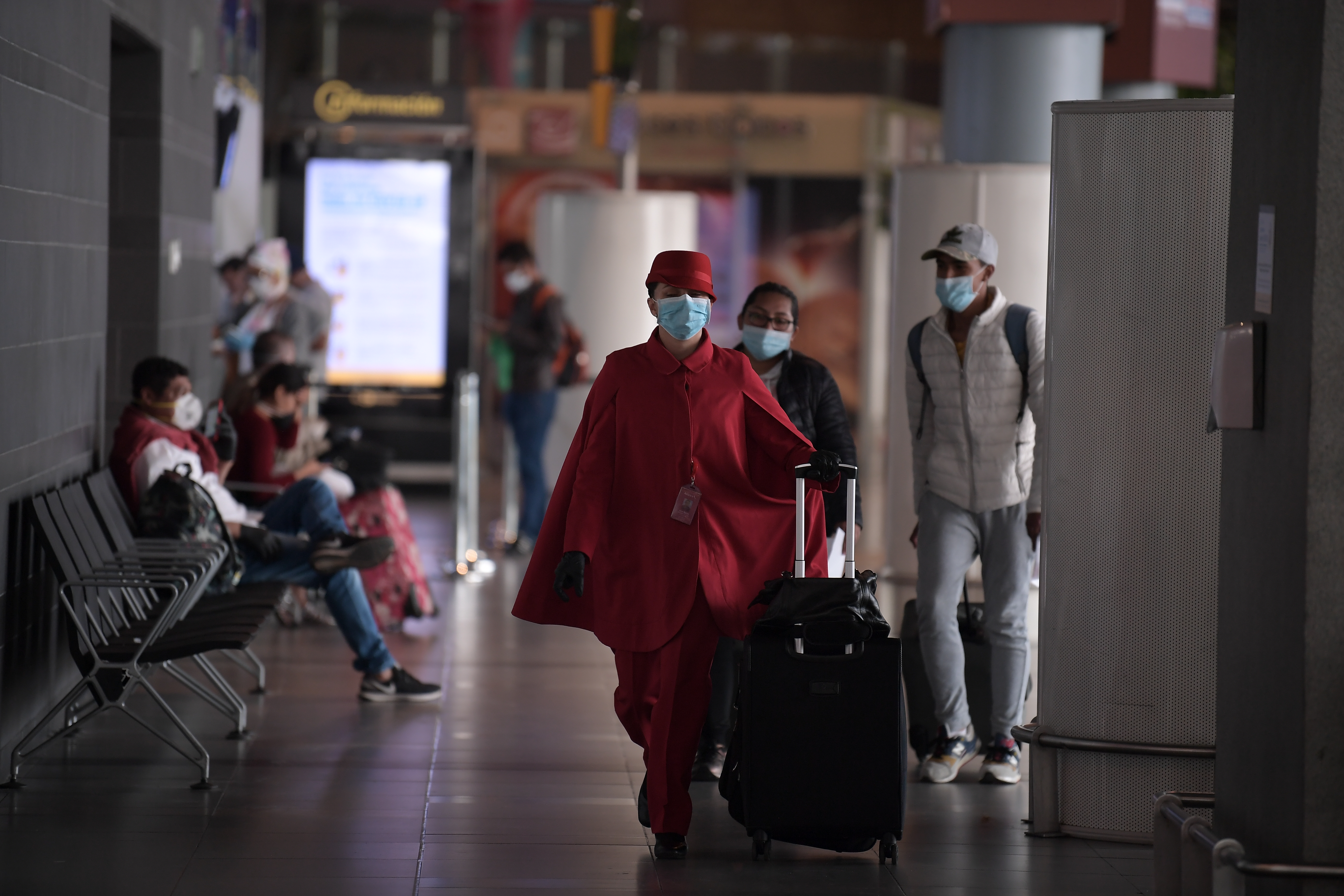 No hablar durante el vuelo: las nuevas recomendaciones del Minsalud para el transporte aéreo