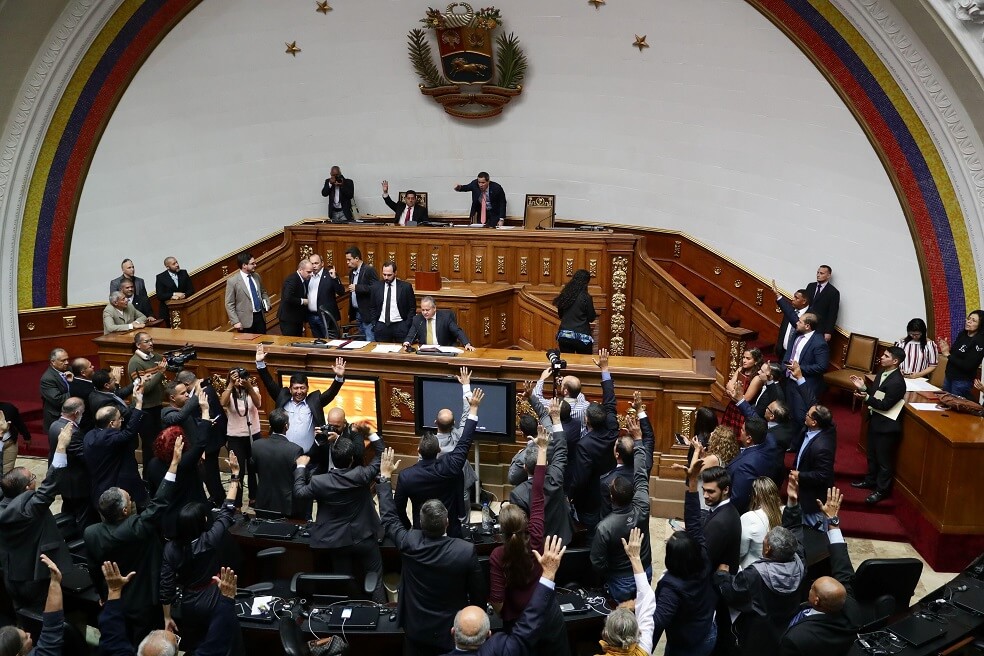 Polémica en Venezuela por veto a reforma que permitía a opositores votar en el exterior