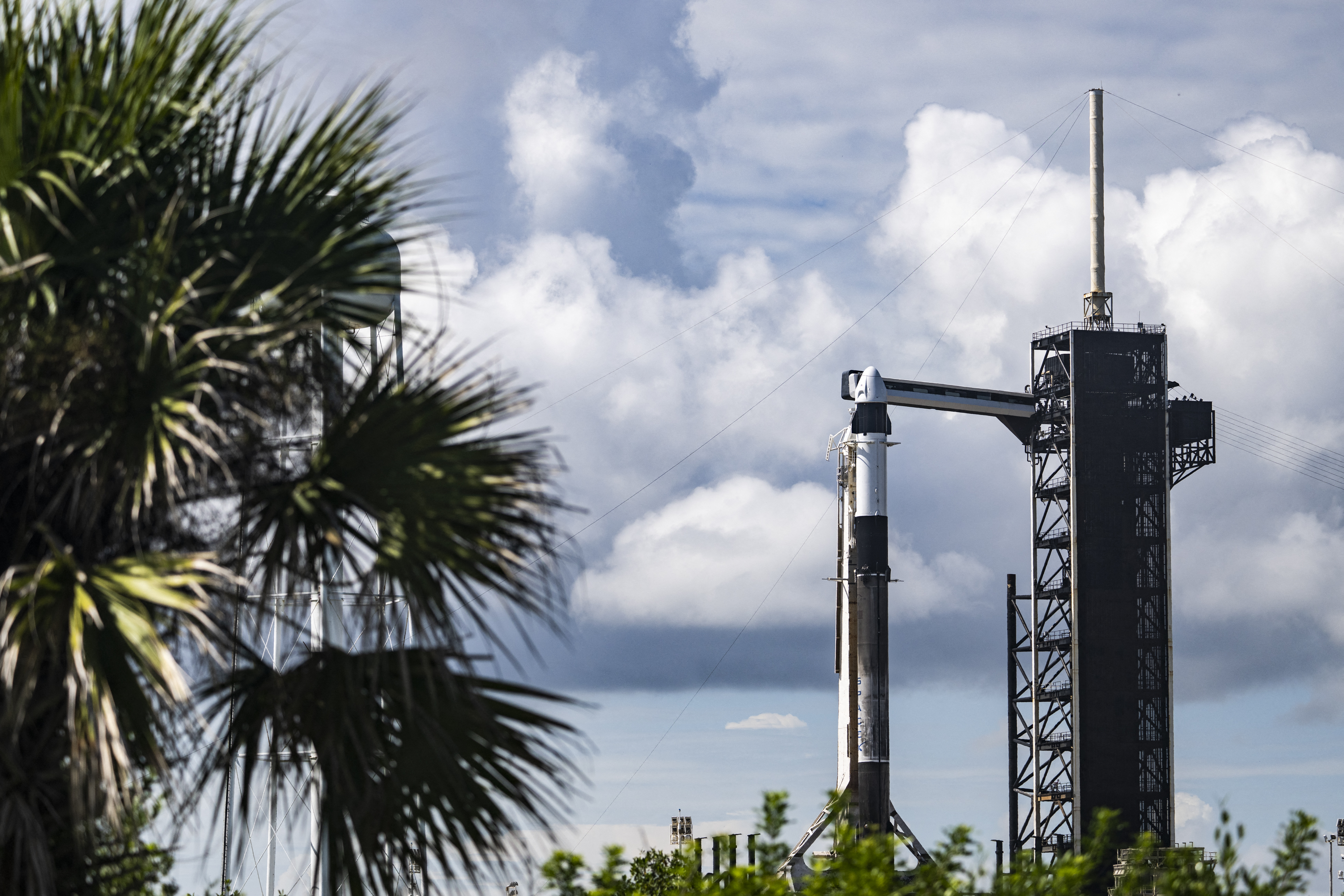 Aplazan la misión que busca lograr la primera caminata espacial comercial