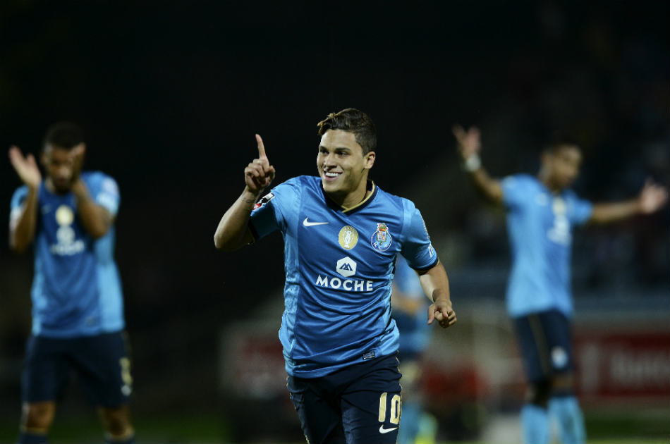 Con goles de Jackson y Quintero, Porto es líder en liga portuguesa