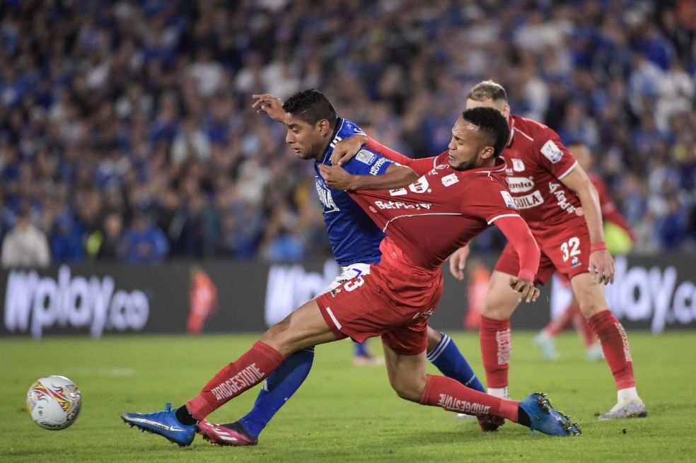 Victoria de Millonarios 2 - 1 frente a América de Cali en el estadio El Campín de Bogotá.