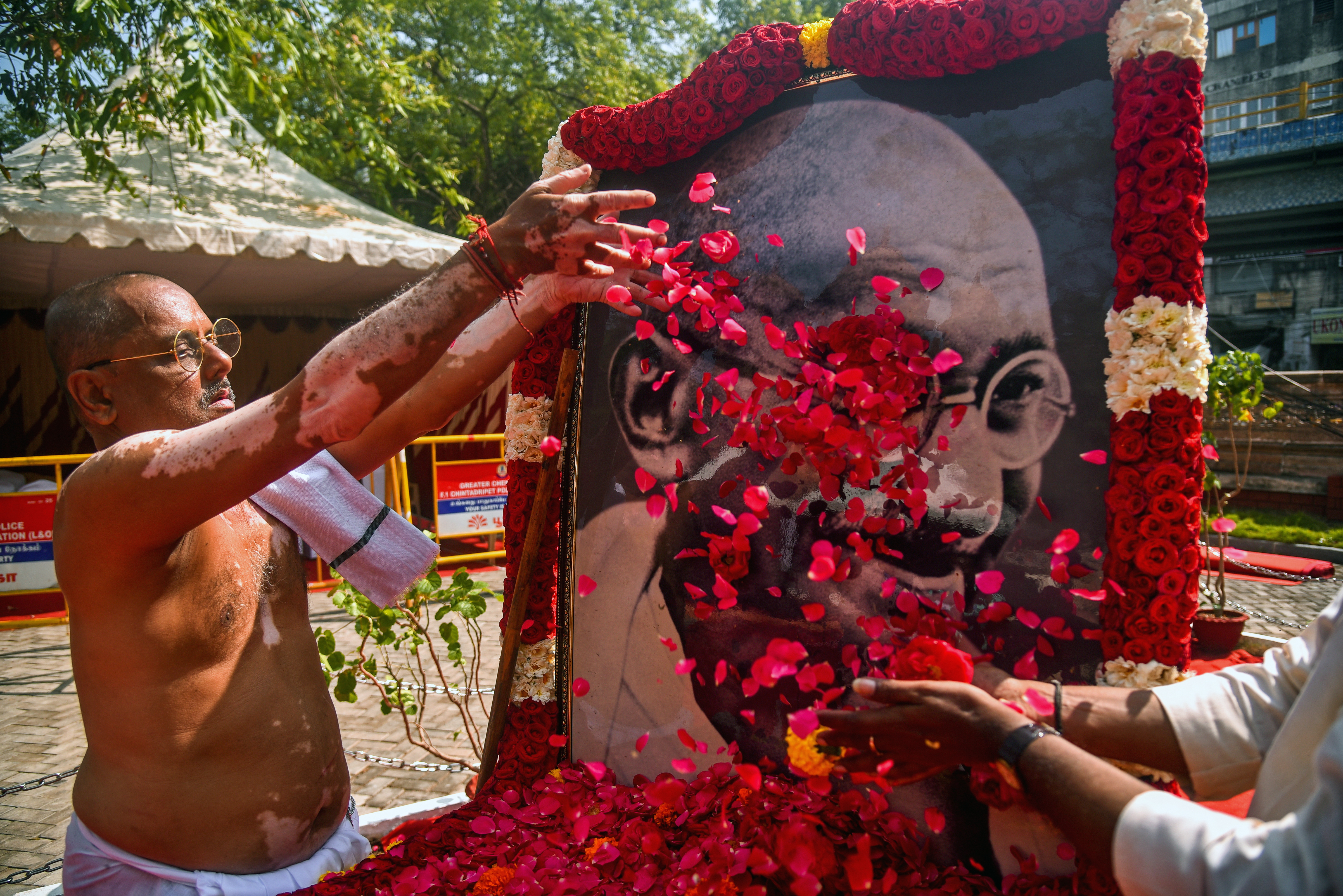Así se le rinde homenaje a Gandhi, 75 años después de su asesinato