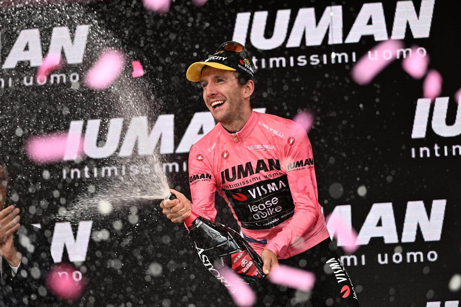 El vigente campeón del Giro, Simon Yates, se retira a sus 33 años: ¡sorpresa en el ciclismo!