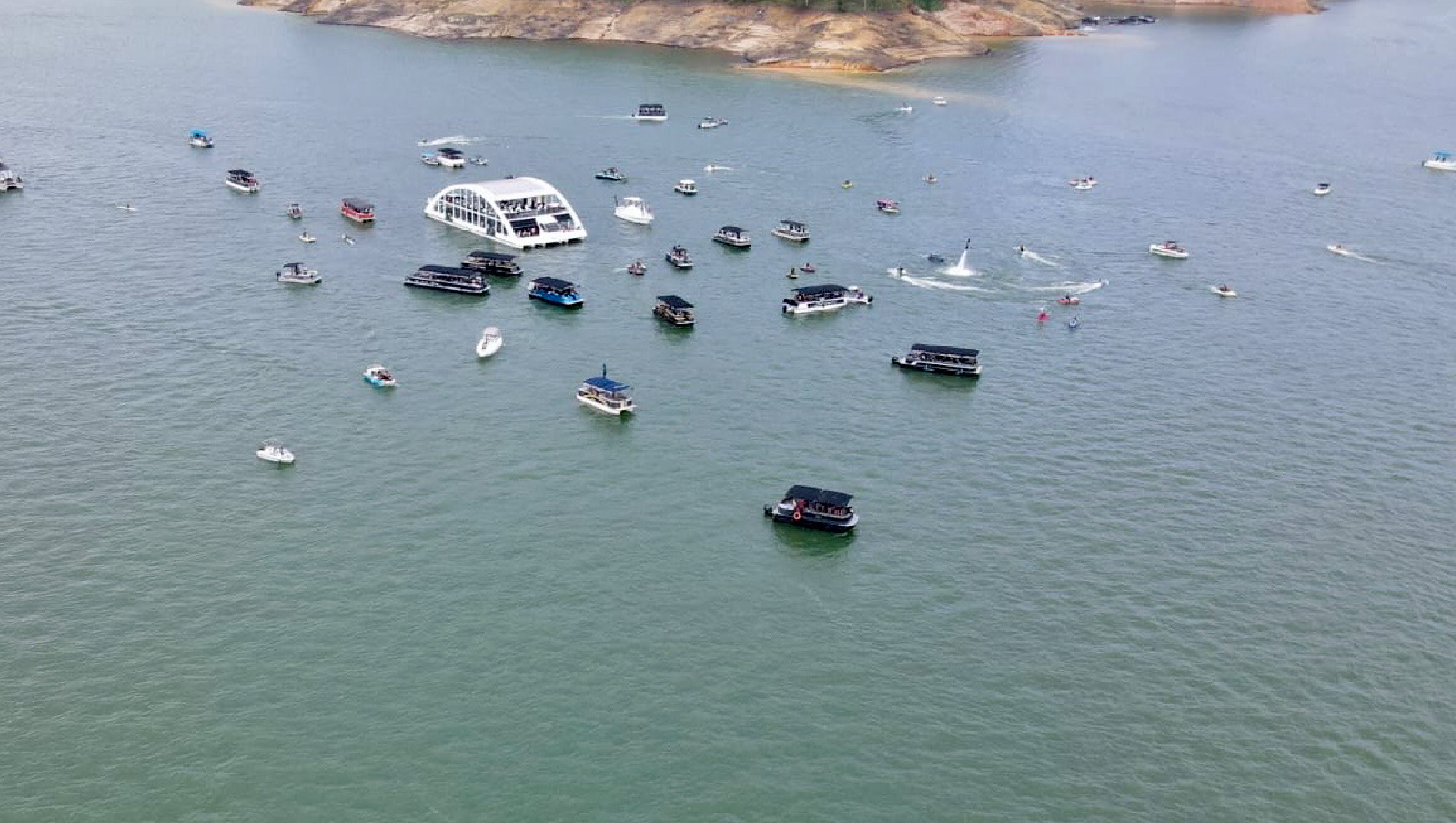 Descarga eléctrica dejó una turista muerta y tres heridos en el embalse de El Peñol