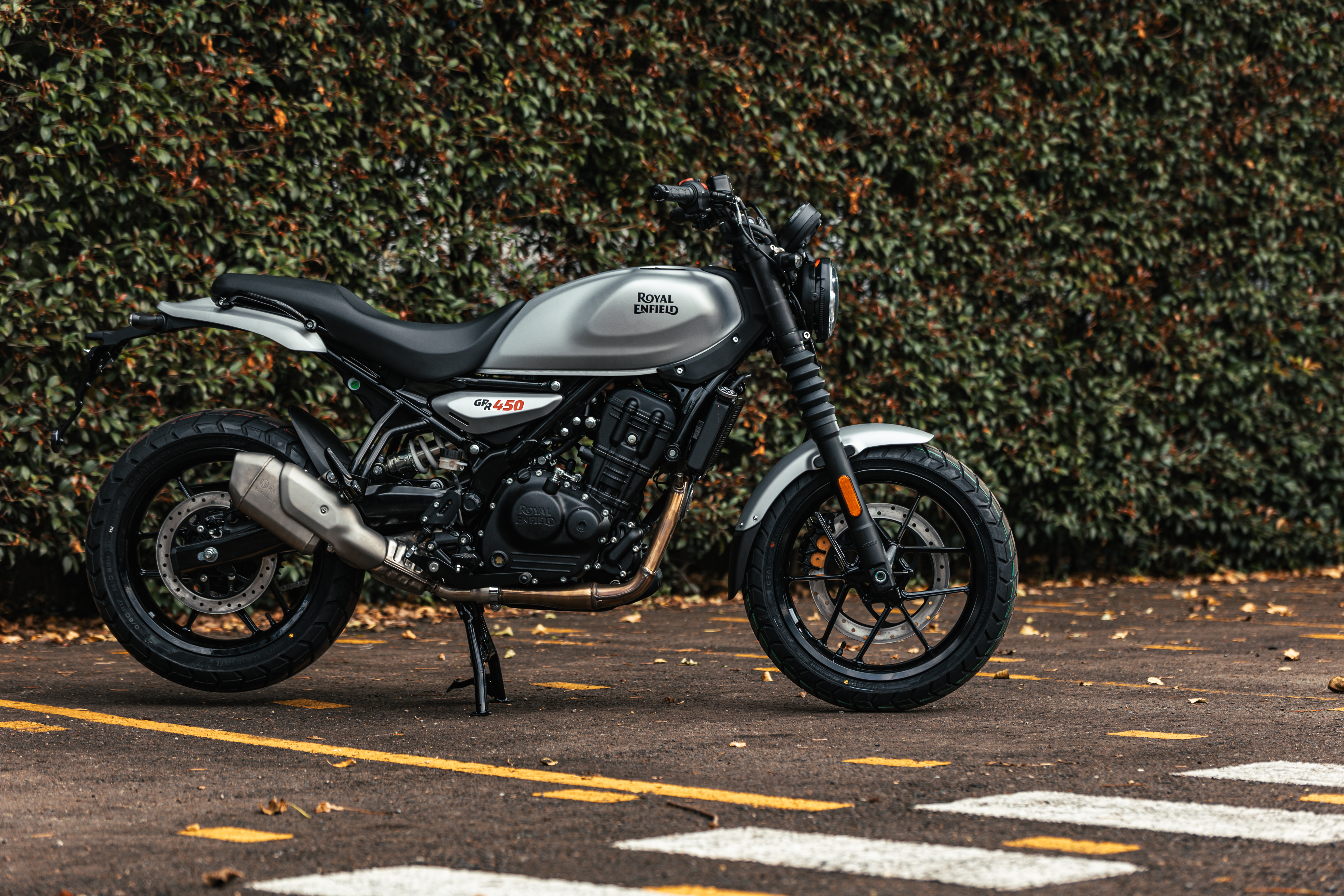 Royal Enfield GRR 450: presentada en Colombia con ADN urbano y aire deportivo
