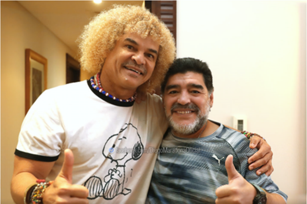 Diego Maradon y Carlos Valderrama se reencontraron en Bahréin. 
