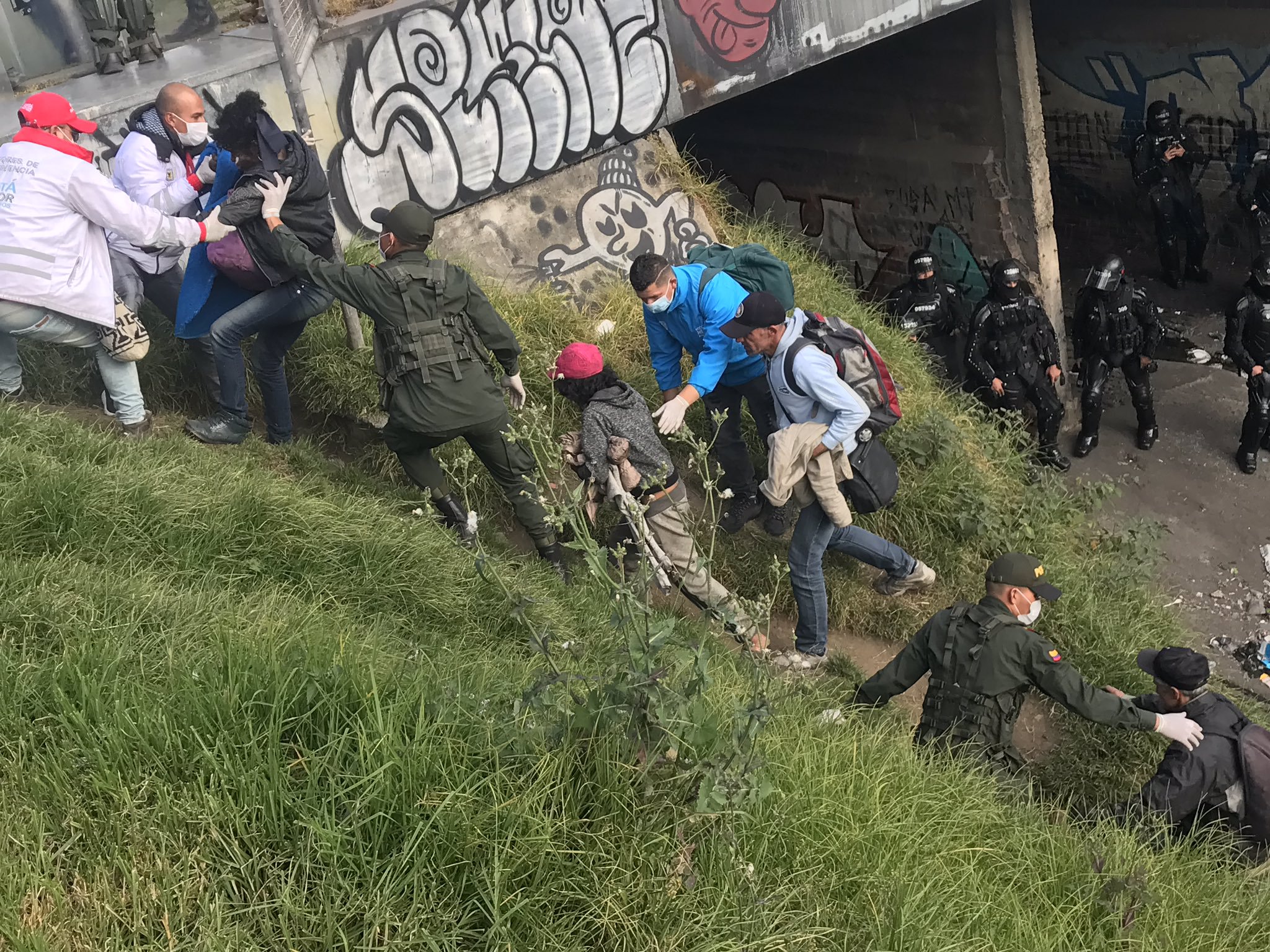 El Distrito realiza intervención en el canal de la sexta con carrera 30, centro de Bogotá