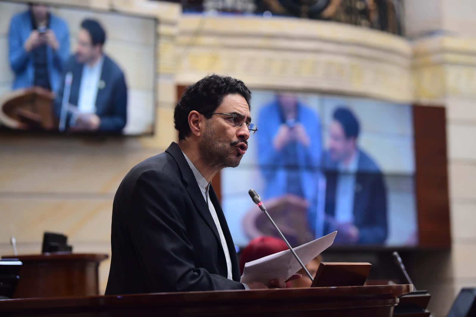 “Los recursos de la paz son sacrosantos”: Cepeda en el debate de control político