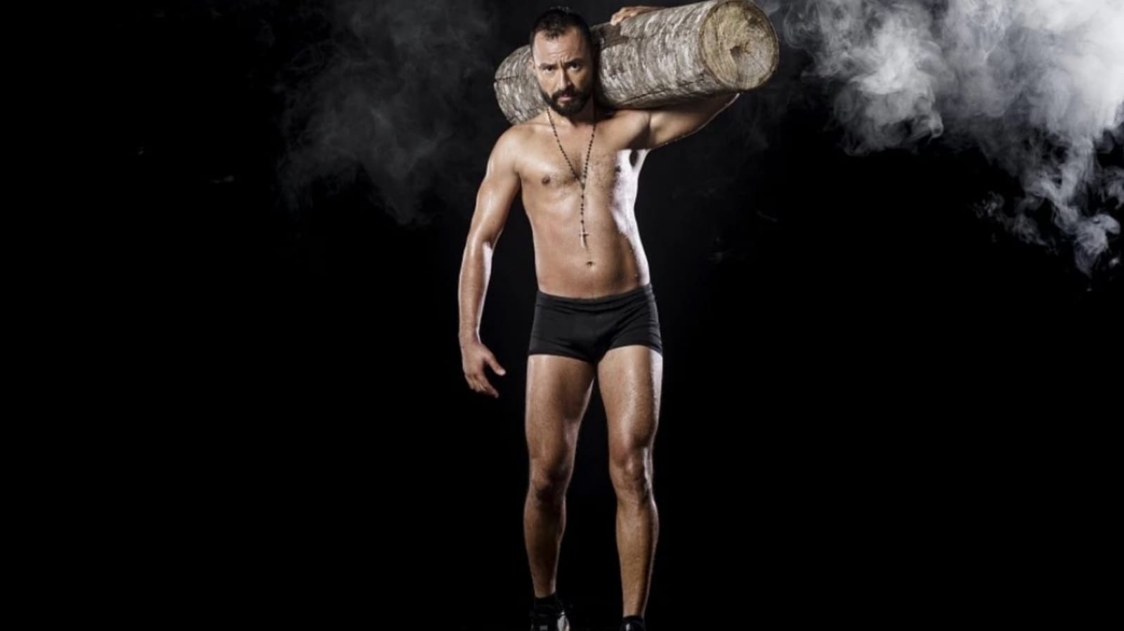 Victor Hugo Gaviria más conocido como 'EL padre Torvic' tiene 32 años y la disciplina deportiva que practica es Multifuncional.