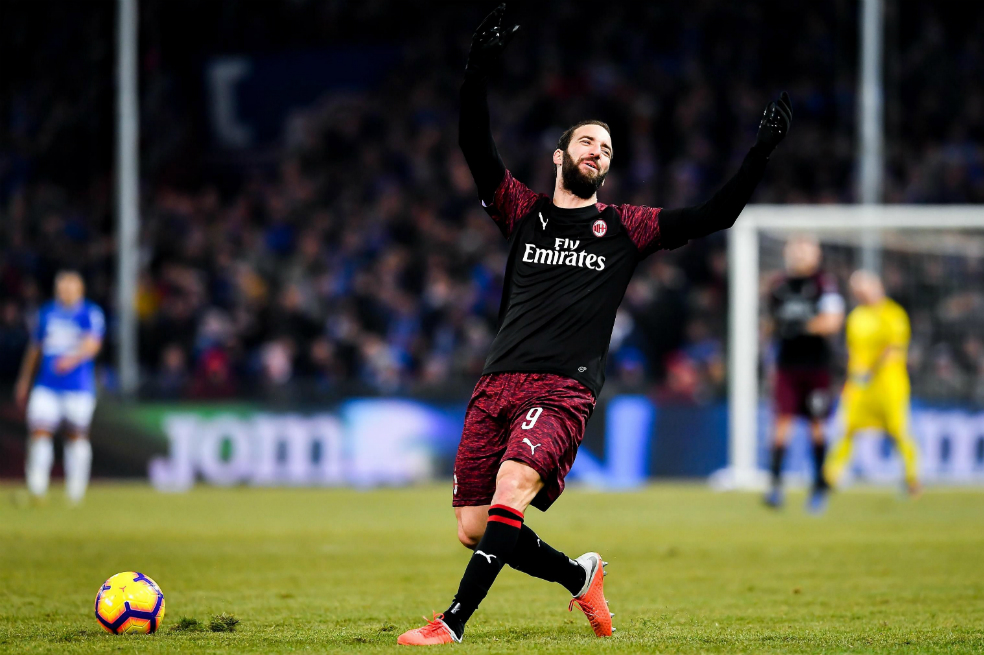 Higuaín jugará en el Chelsea, según medios italianos