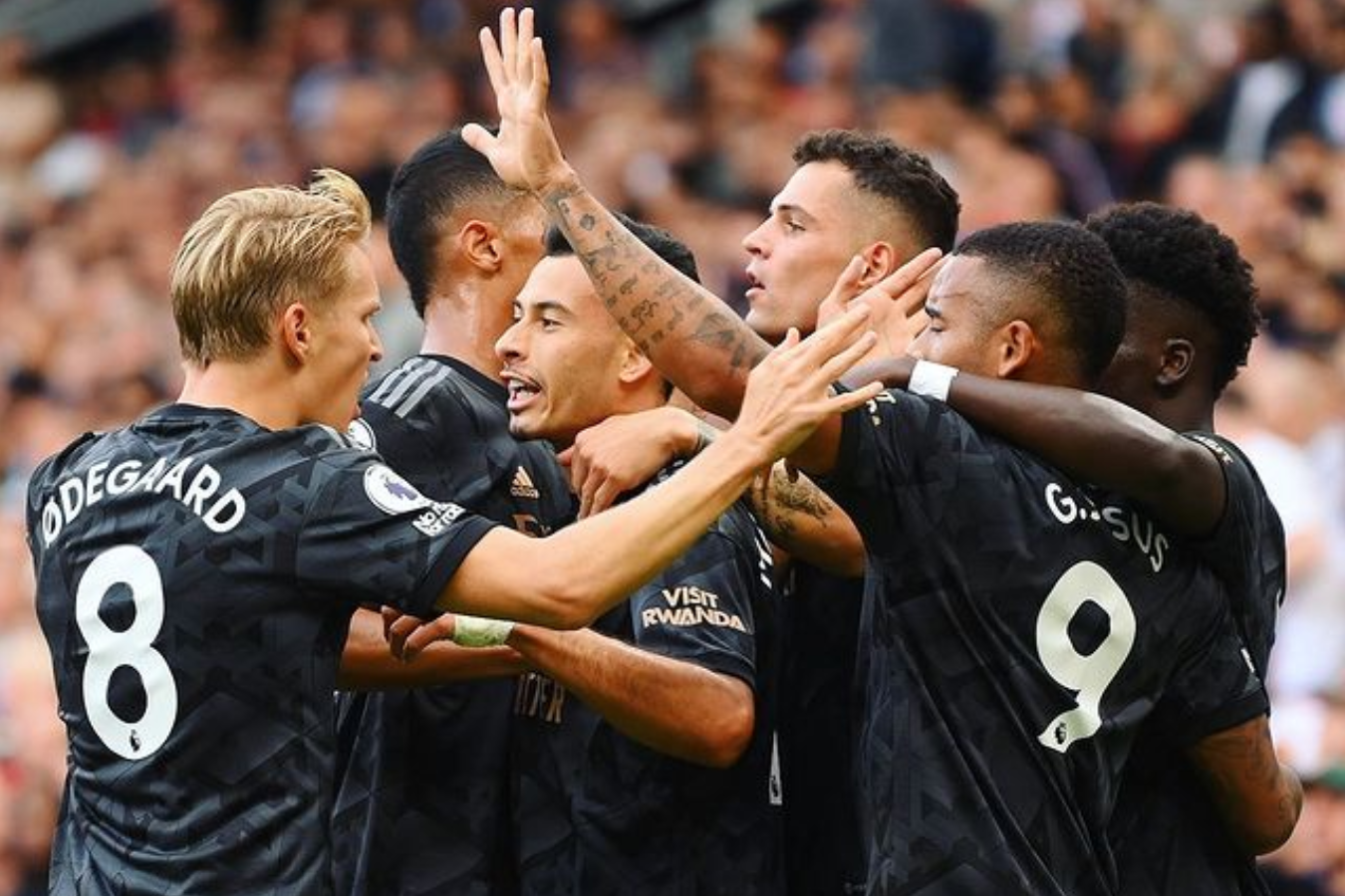 Arsenal va en serio en la Premier League: goleó a Brentford y se mantiene líder