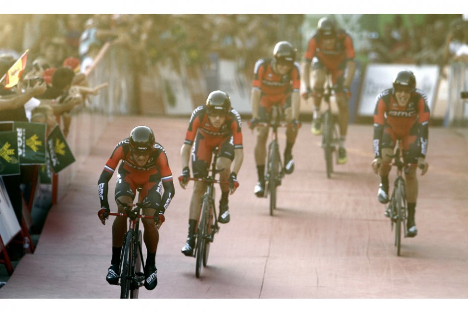 El BMC, con Darwin Atapuma, gana primera etapa de Vuelta a España
