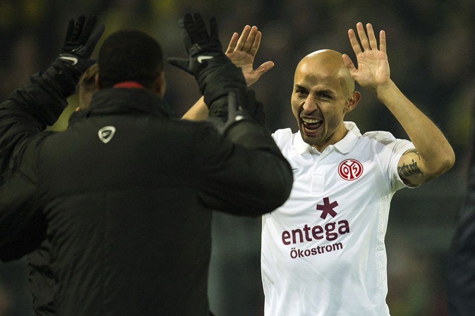 Elkin Soto marcó pero no pudo evitar la derrota del Mainz ante el Dortmund