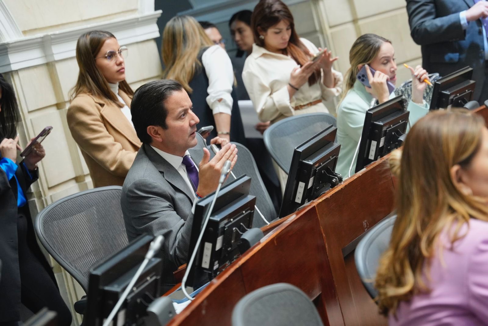 Oposición pide información sobre mesa técnica del Gobierno en caso de UNGRD