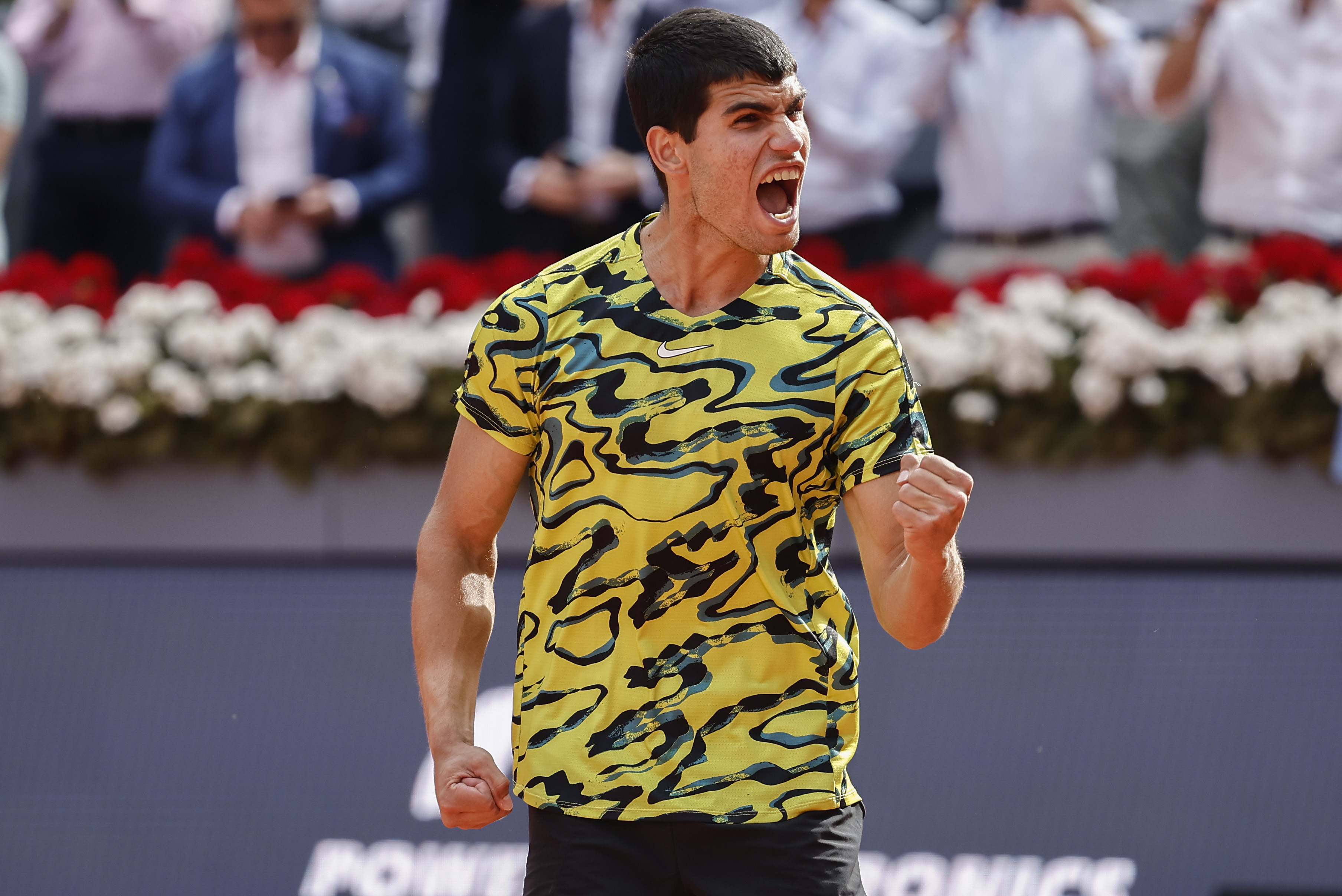 Alcaraz no afloja en Madrid y se pone a un paso de la final