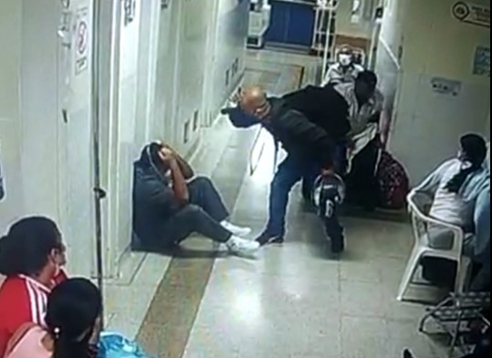 En Medellín, familiar de un paciente golpeó a auxiliar de enfermería