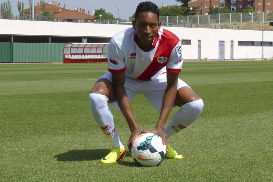 Colombiano Johan Mojica brilló en su debut con Rayo Vallecano
