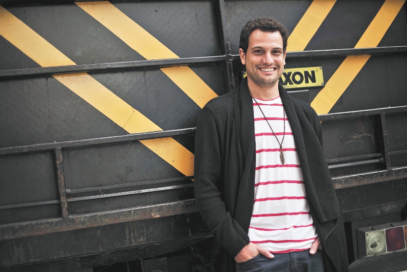  Roberto Urbina nació en Bogotá, pero se crió en Montería, donde lo sedujo el vallenato. / Óscar Pérez - El Espectador