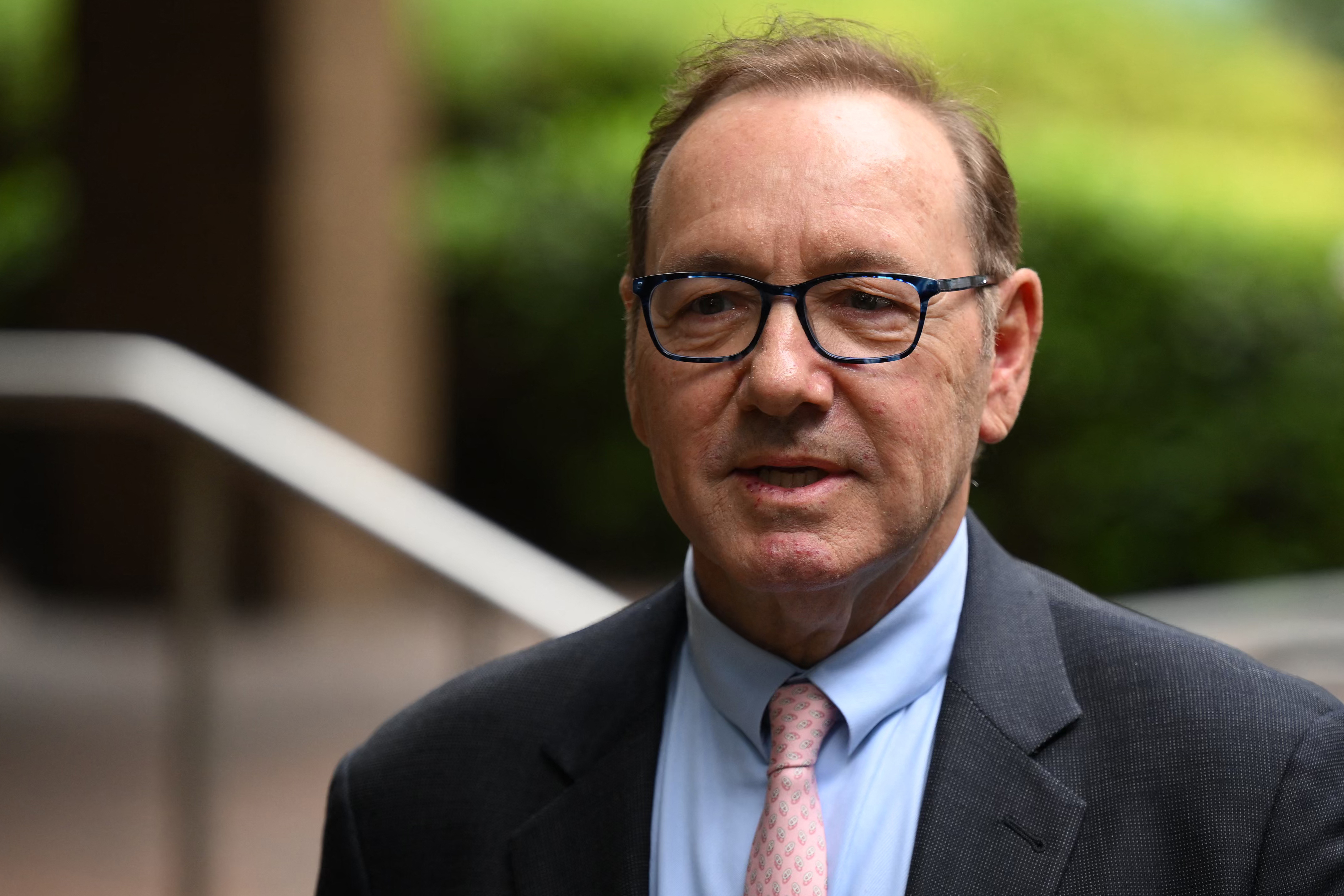 Kevin Spacey compareció ante la justicia para ser juzgado por agresiones sexuales