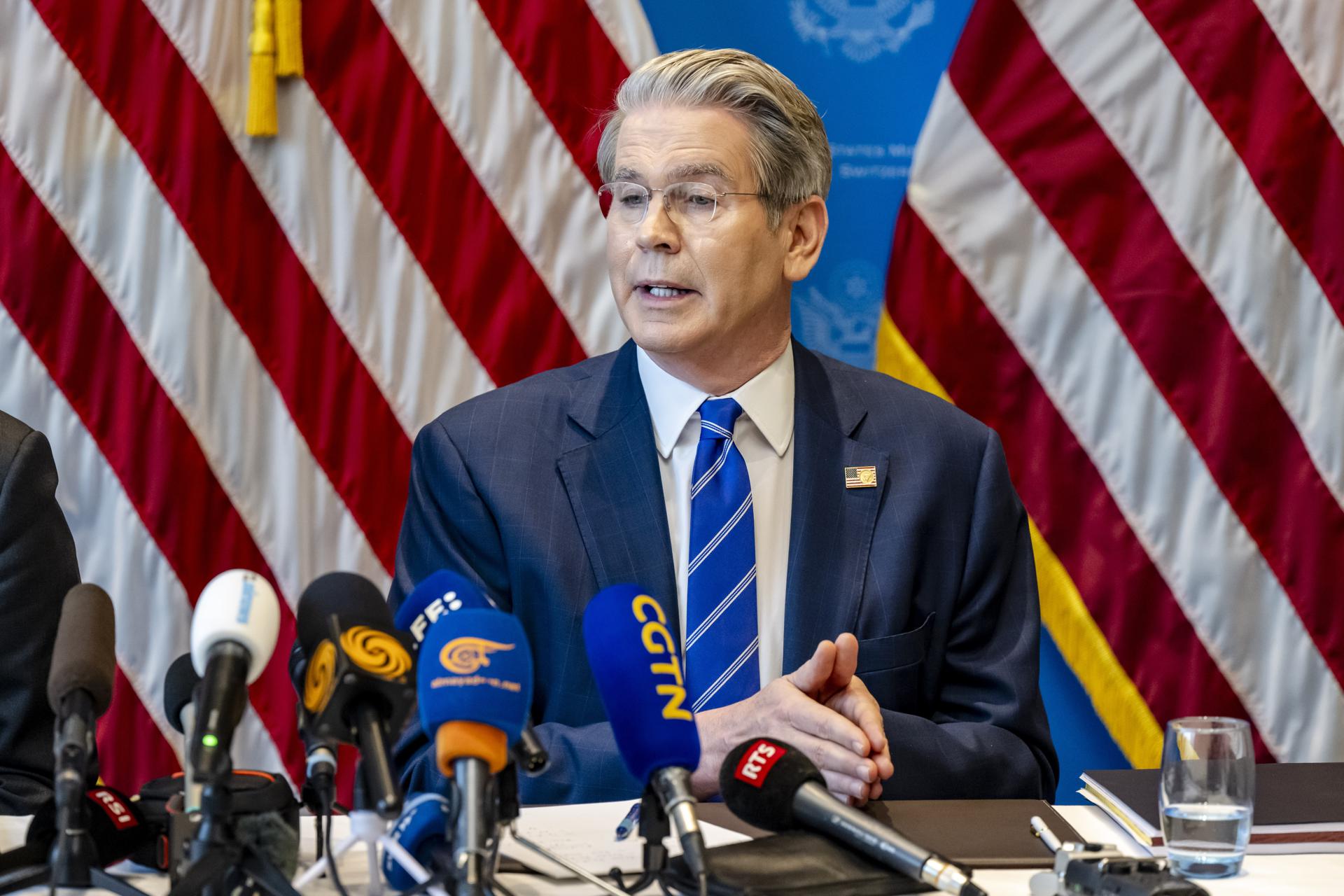 Geneva (SWITZERLAND SCHWEIZ SUISSE), 12/05/2025.- US Secretary of the Treasury Scott Bessent speaks during a press conference after two days of closed-door discussions on trade between the United States and China, in Geneva, Switzerland, 12 May 2025. The United States and China announced they agreed to cut tariffs for an initial 90-day period. (Suiza, Estados Unidos, Ginebra) EFE/EPA/JEAN-CHRISTOPHE BOTT
