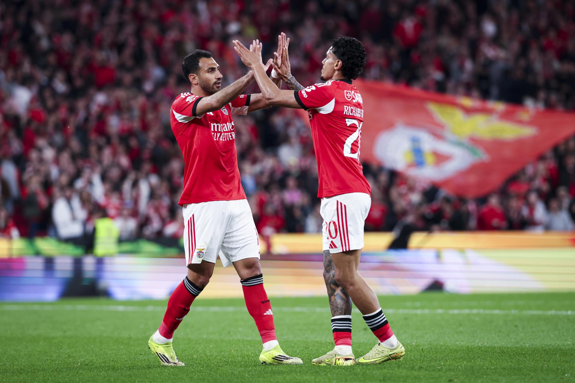 Las dos espectaculares asistencias de Richard Ríos para el triunfo de Benfica: video