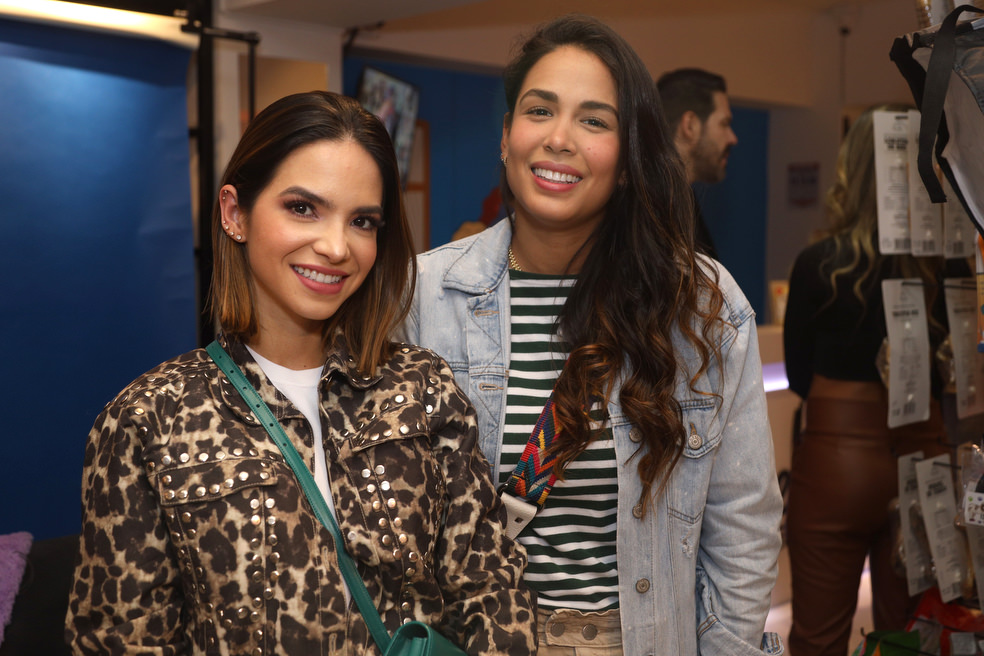 El primer Pets Fashion Show, Varias mascotas de las personalidades del mundo del entretenimiento y las redes sociales recibirán el título de embajadores de marca. Durante el coctel de inauguración se presentarán las tendencias de moda y se realizará un shooting fotográfico donde los protagonistas será los embajadores junto a sus amos.