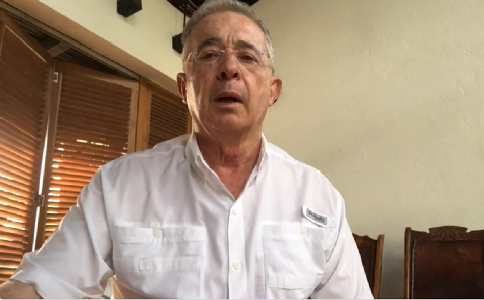 Uribe sobre reforma pensional de Petro: más dinero ahora, pero más deuda a futuro