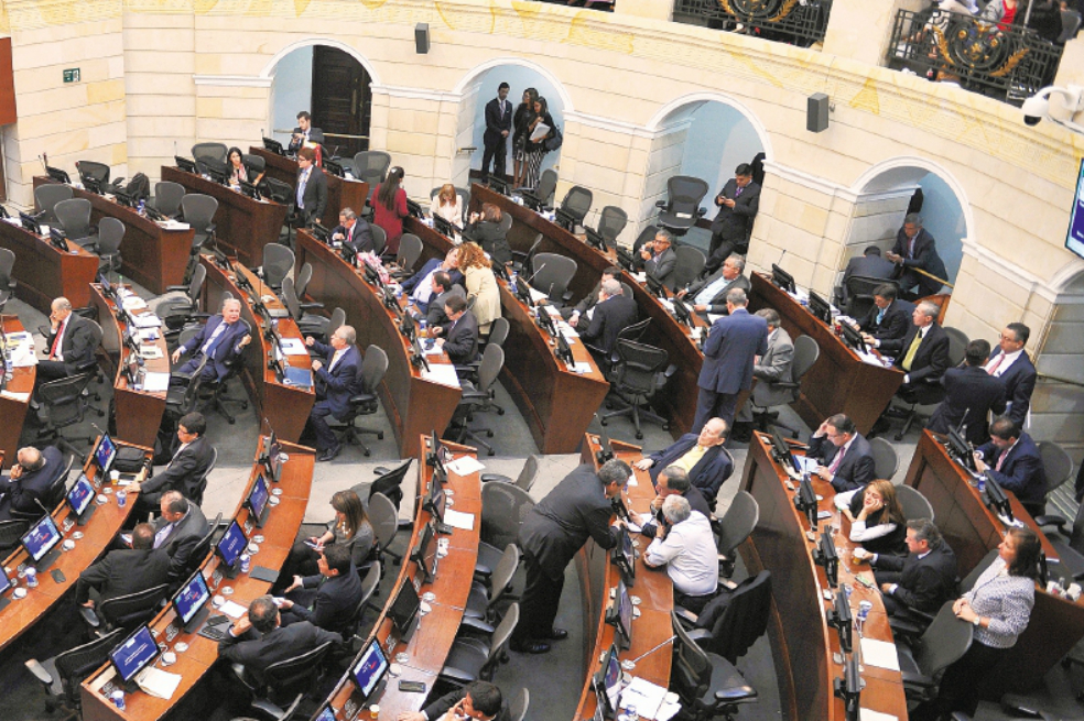 El “mico” para que los exparamilitares lleguen al Congreso
