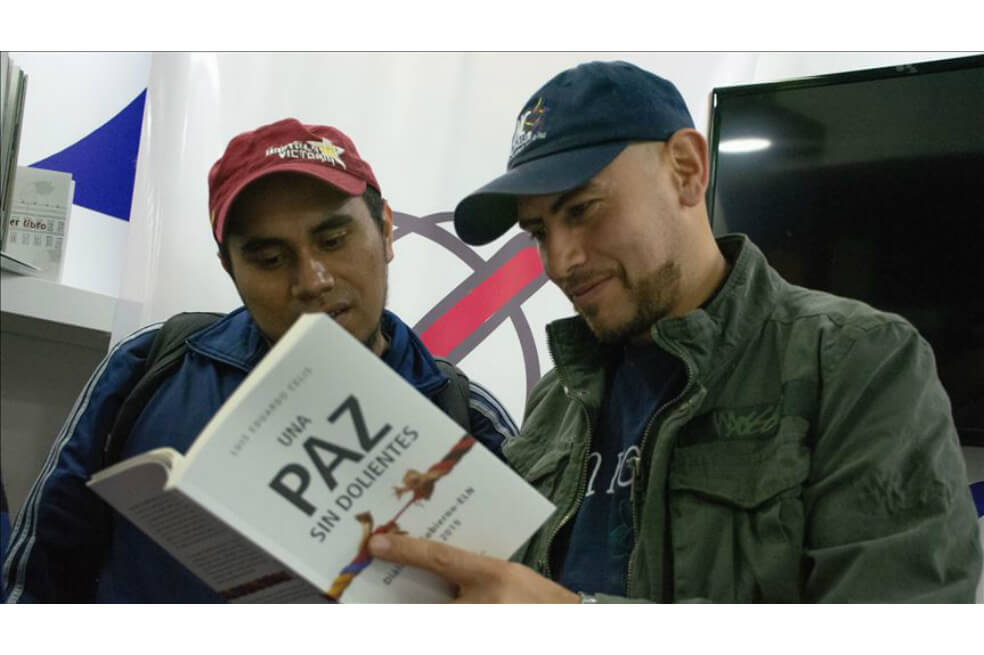 Excombatientes de las Farc estrenan editorial en la Feria del Libro de Bogotá