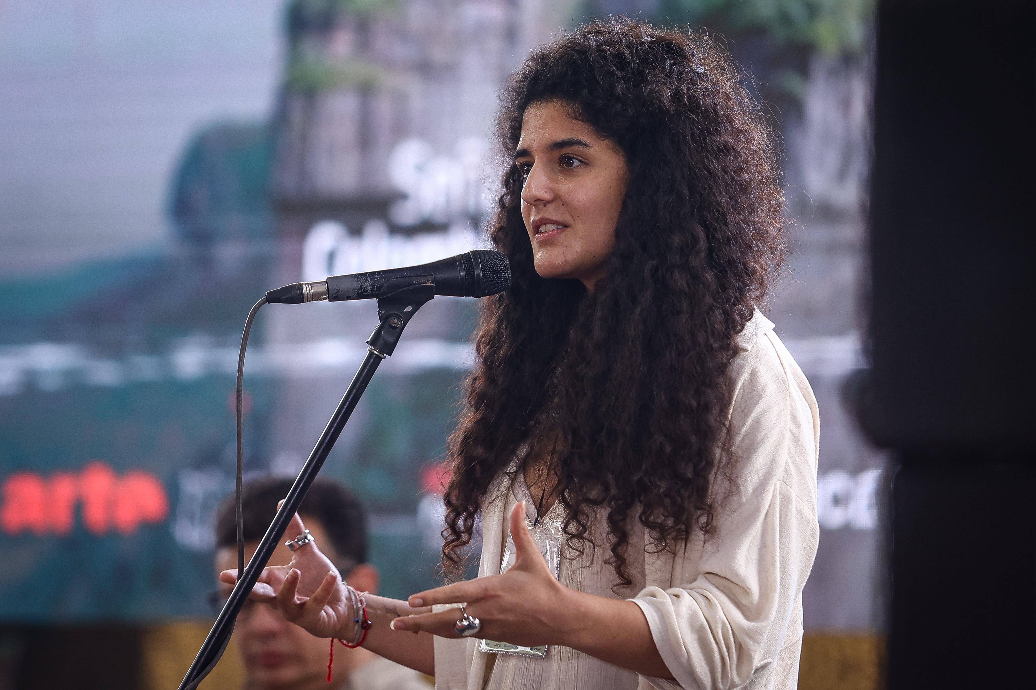 La ministra de las Culturas, las Artes y los Saberes, Yannai Kadamani, también hizo presencia en el evento y afirmó: “Espero que Chiribiquete nos enseñe a que no hay que colonizarlo todo para conocer
nuestro patrimonio”.
