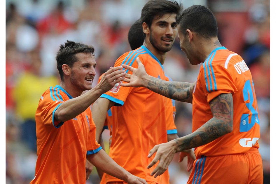 Valencia vence a Benfica con tres goles en el segundo tiempo