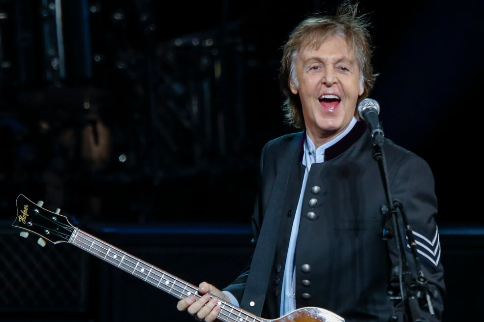 Paul McCartney lanza “McCartney III” y promueve la vacunación contra el COVID-19